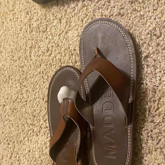 Steven Madden Brown Leather Flip Flops NWT